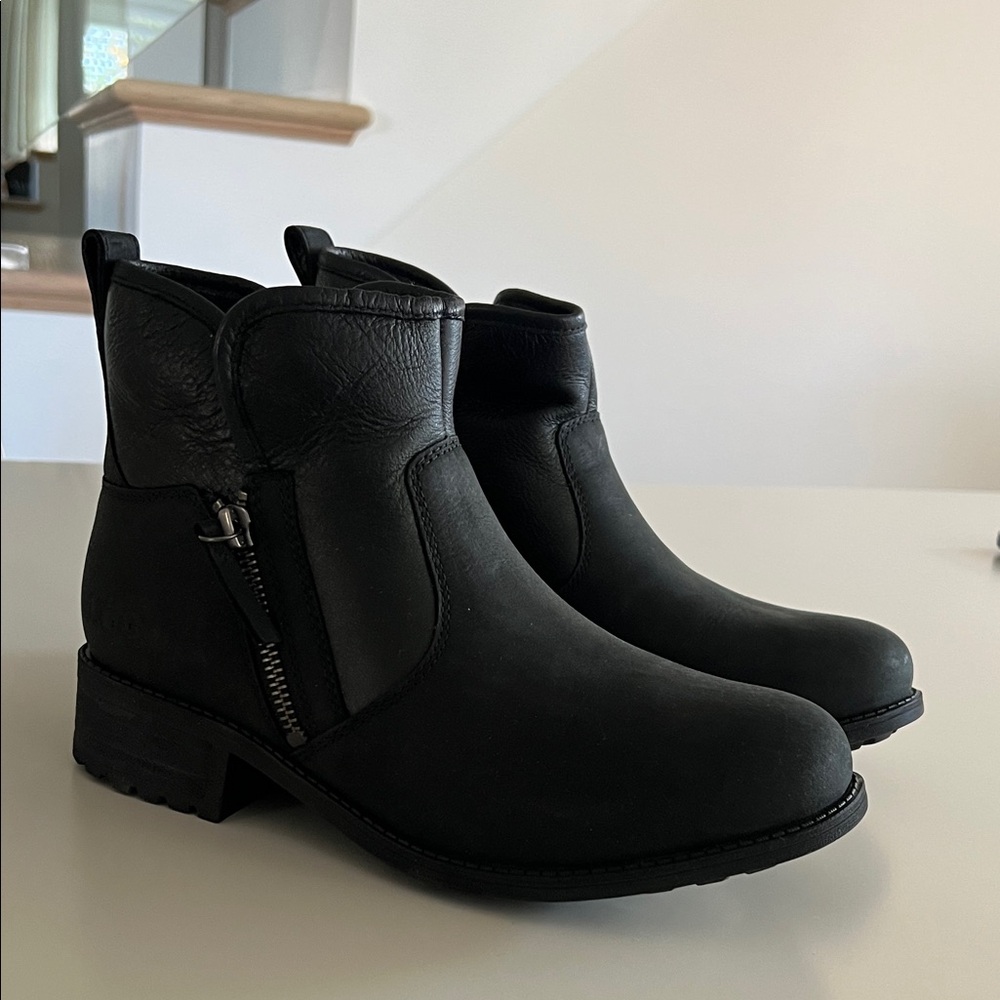 NEW Ugg boots